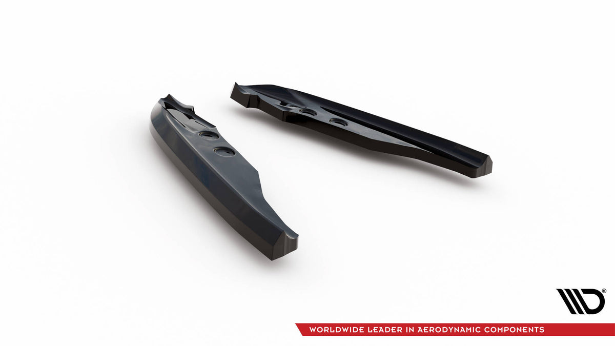 Sideflaps bak for BMW E82 M-Pakke montert på bil, detaljbilde av tekstur og passform