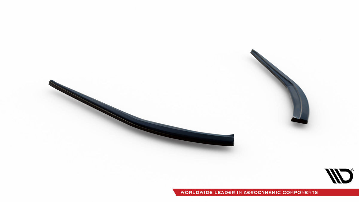 Sideflaps bak montert på Jaguar XE R-Dynamic med synlig overflatestruktur