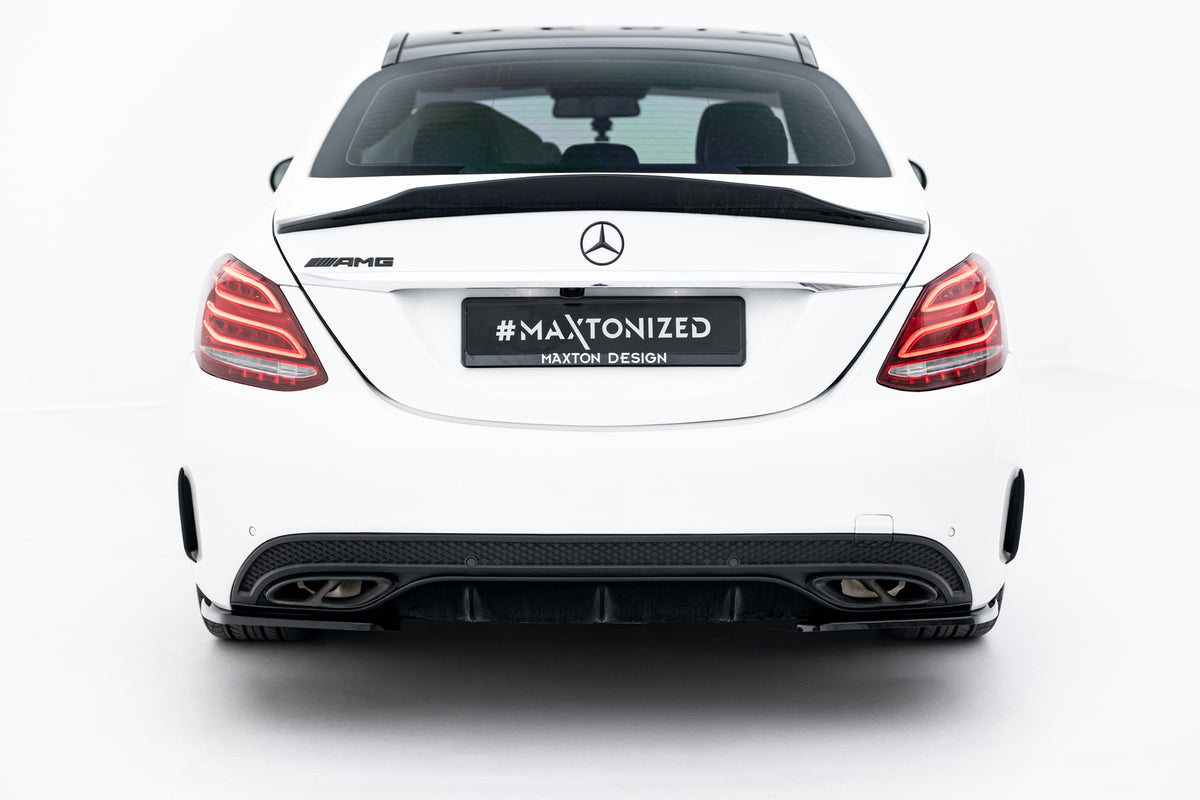 Maxton Design bakre canards for Mercedes W205 fra skrå vinkel