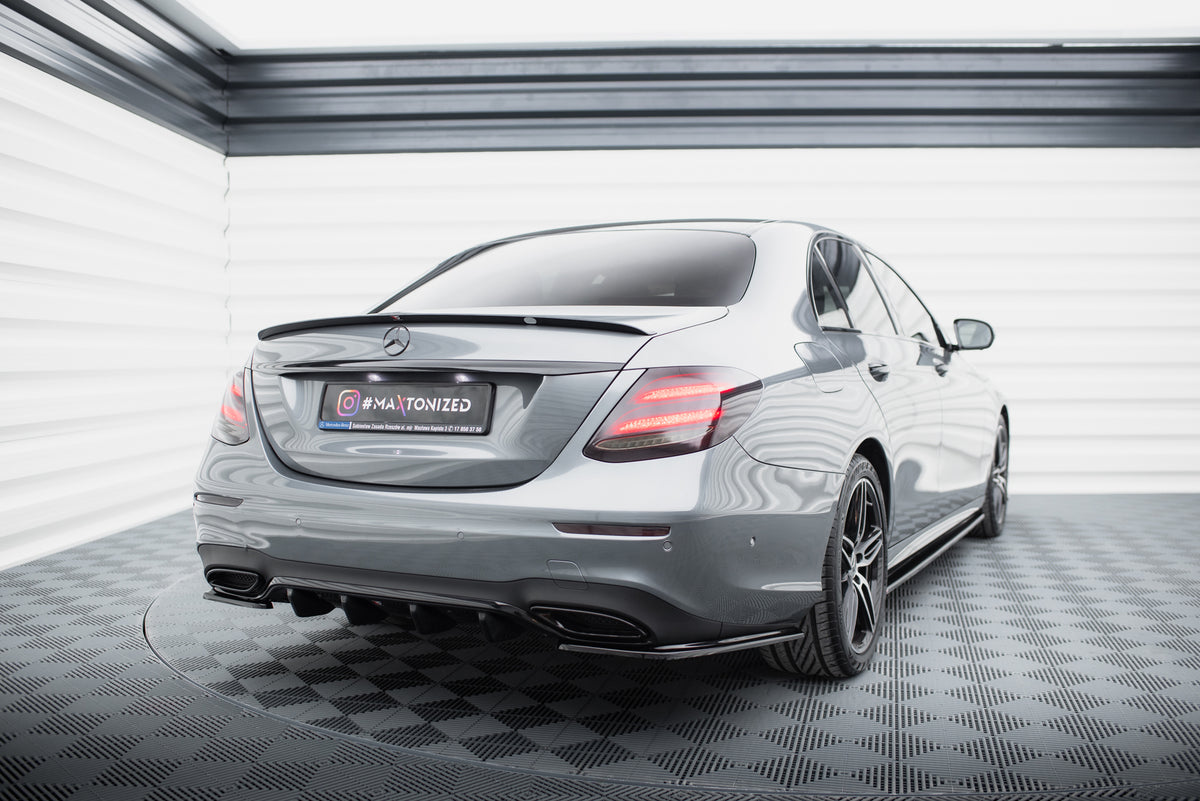 Sideflaps Mercedes W213 E43 AMG-Line, sort finish nærbilde av produktet