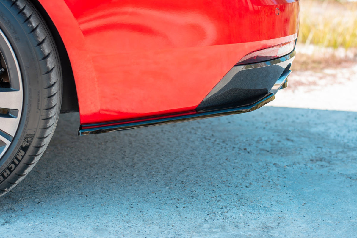 Bakre sideflaps til Peugeot 508 Mk2 vist ovenfra på hvit bakgrunn
