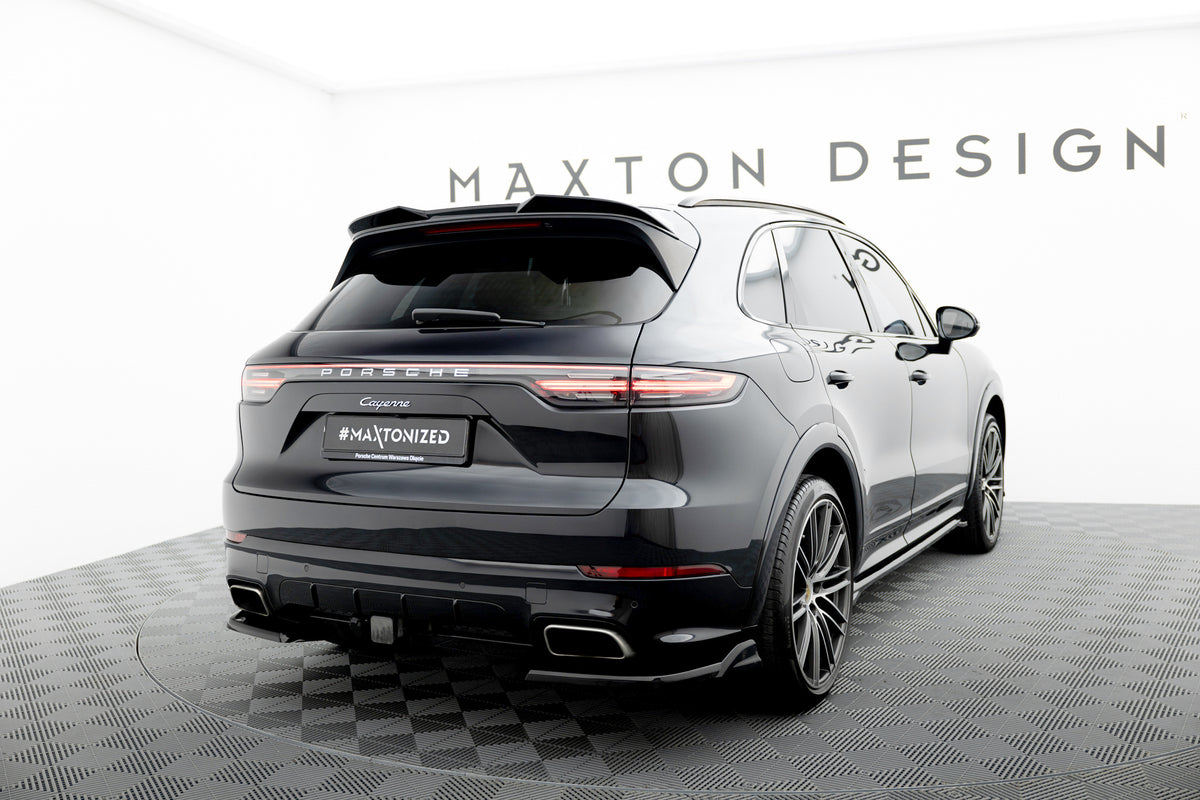 Sidesplitter montert på bakre støtfanger til Porsche Cayenne MK3, skrå vinkel