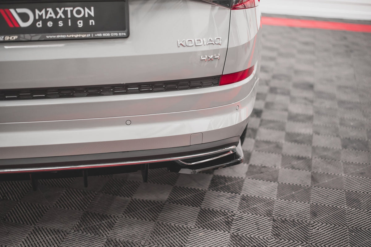 Bakre sideflaps for Skoda Kodiaq Sportline i sort finish, sett bakfra