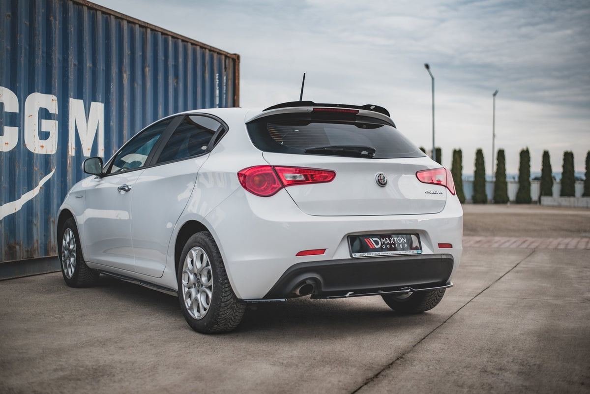Maxton Design sideflaps bak til Alfa Romeo Giulietta, sett ovenfra