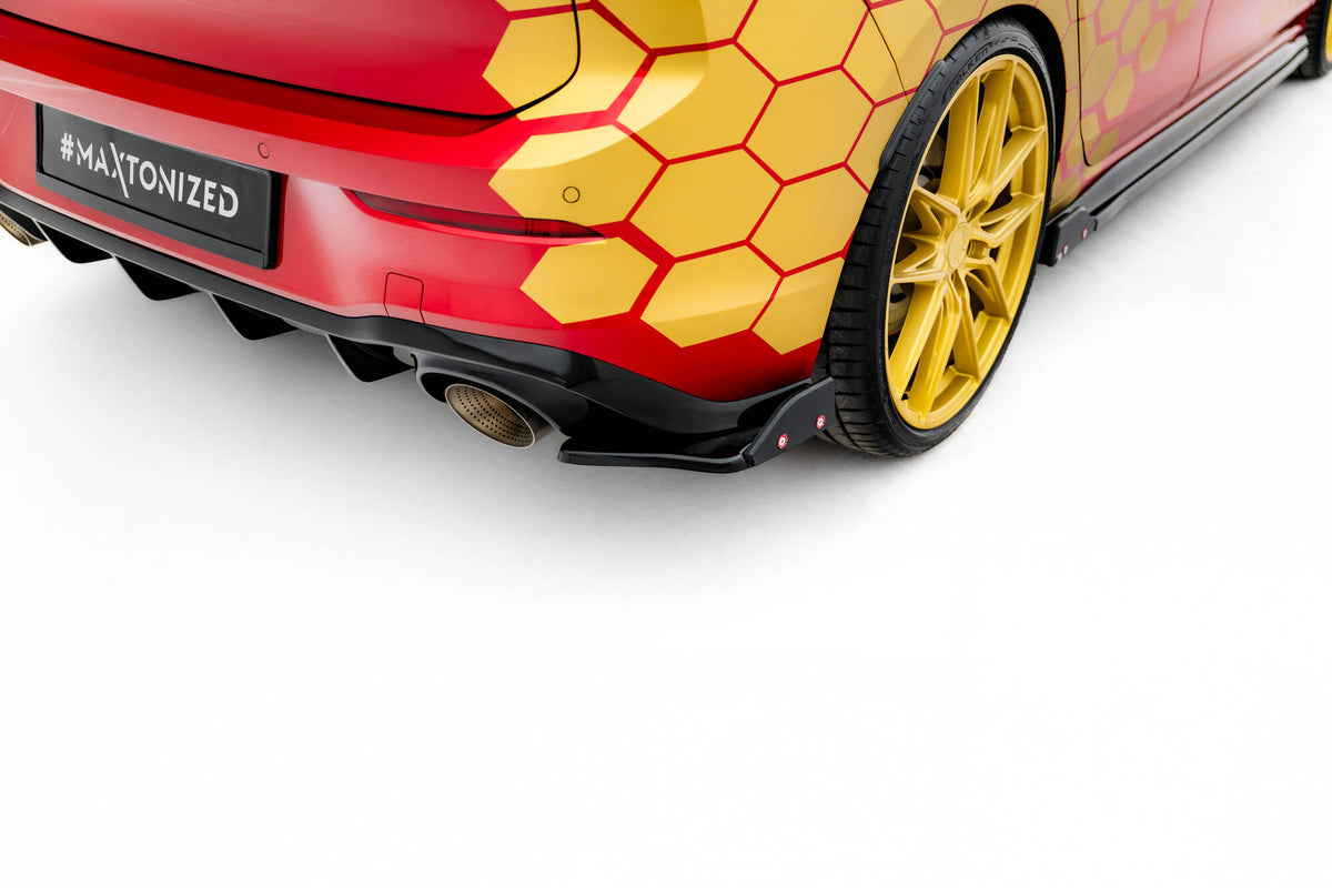 Sidesplittere Bak V.1 med flaps til Volkswagen Golf GTI Clubsport Mk8 Facelift i blank sort ABS