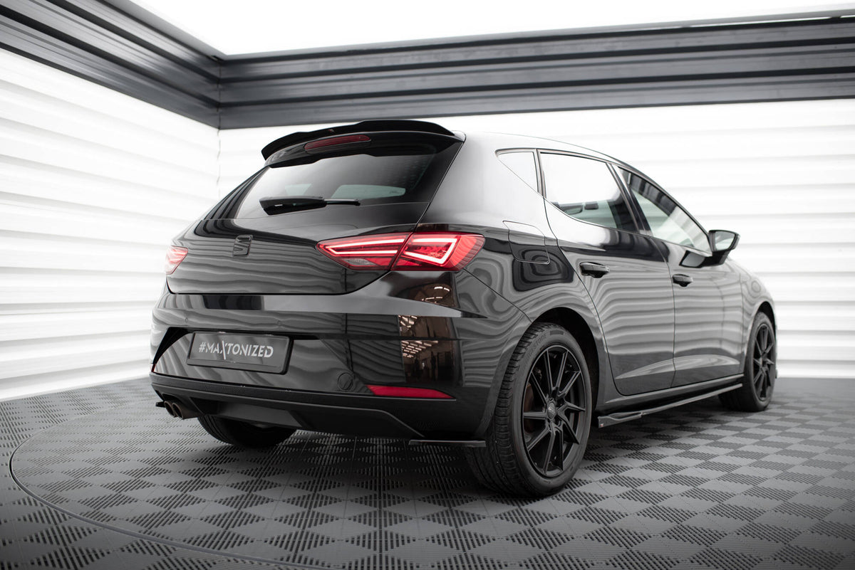 Bakre sidesplittere Maxton Design for Seat Leon Hatchback MK3 Facelift sett ovenfra