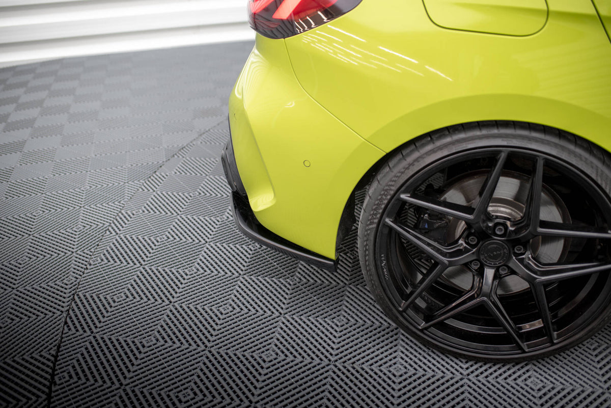 Maxton Design bakre sideflaps V.10 for BMW F40 128Ti M-Pakke, sett bakfra