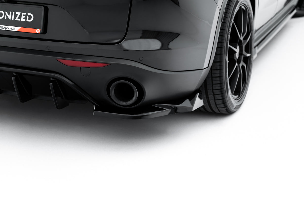 Bakre sideplitter V.2 montert på Alfa Romeo Stelvio MK1, skrå vinkel