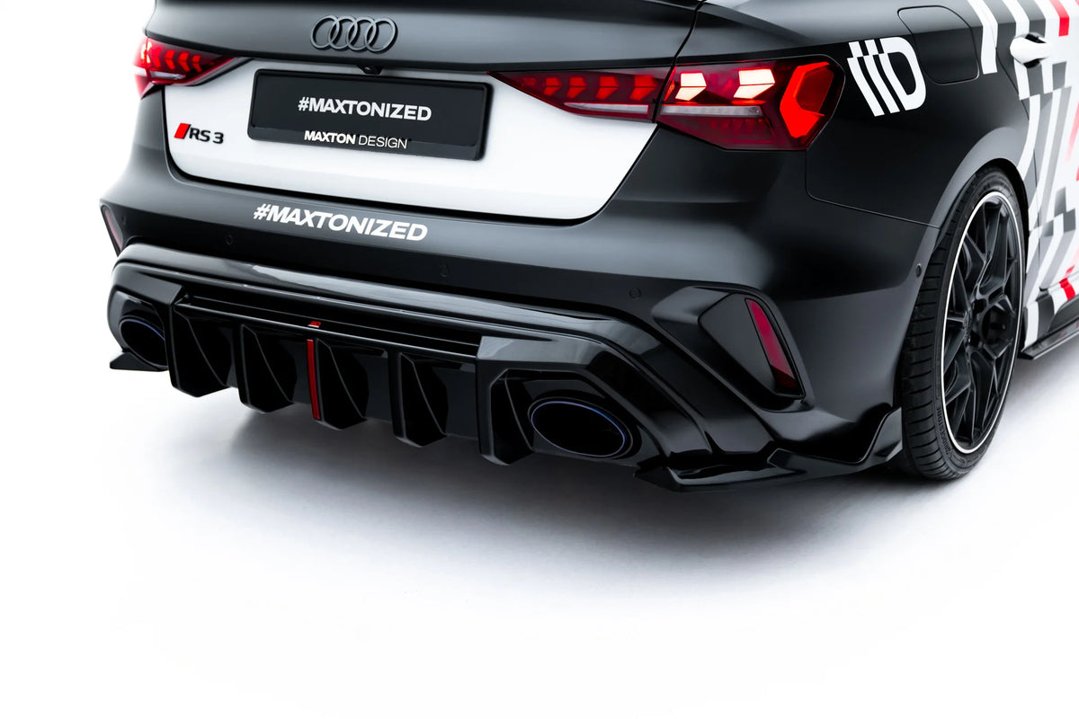 Venstre sidesplitter bak montert på Audi RS3 Sedan 8Y Facelift