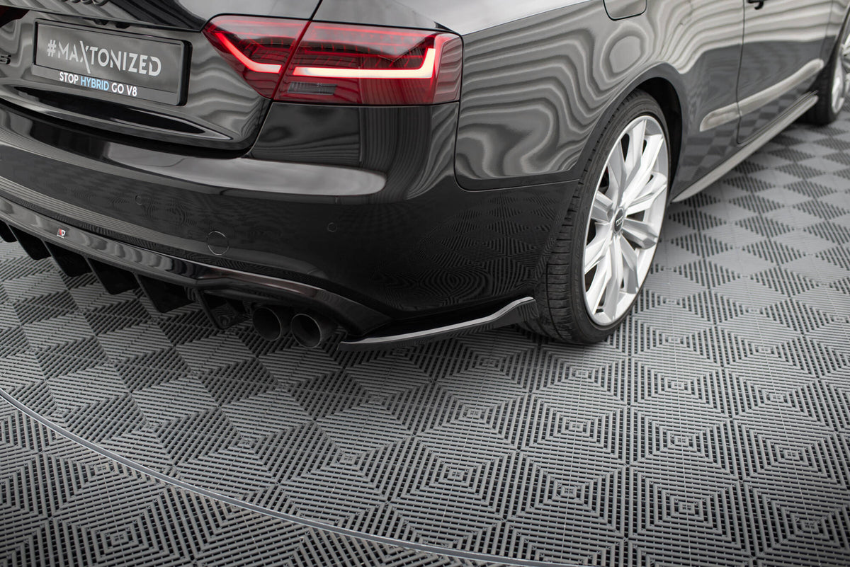 Bakre sideflaps V.2 for Audi S5 8T fra Maxton Design, vist som par ovenfra