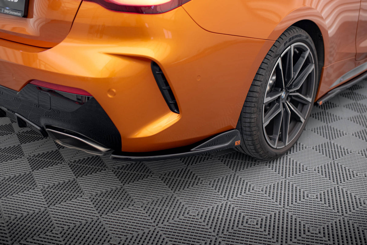 Sideflaps bak V2 til BMW M440i G22/G23 produktvisning forfra