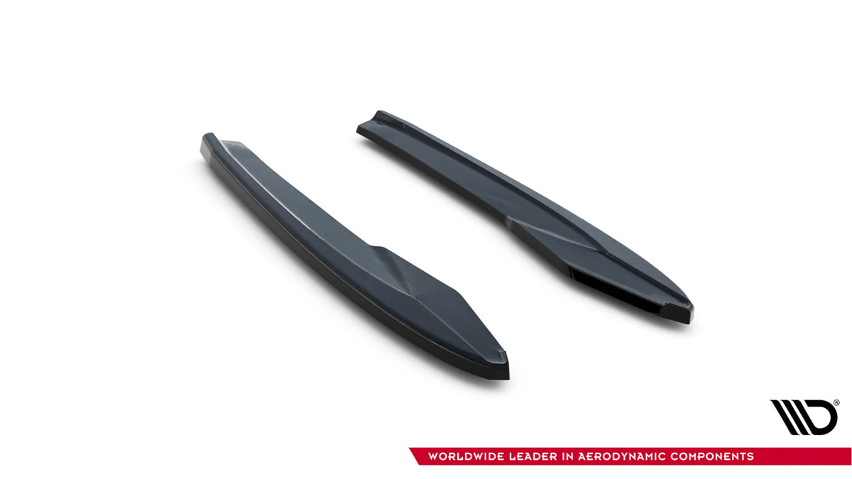 Nærbilde av sideflaps bak V.2 for Cupra Leon ST som viser overflatestruktur