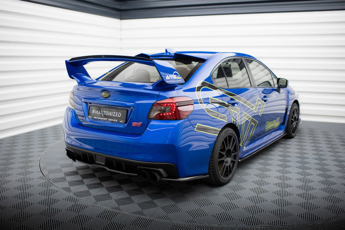 Side splitter bak montert på støtfanger til Subaru WRX STI i skrå vinkel