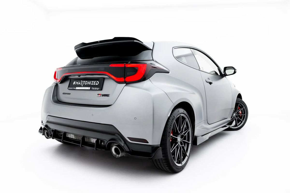 Nærbilde av sidesplitter bak til Toyota GR Yaris Mk4 Facelift