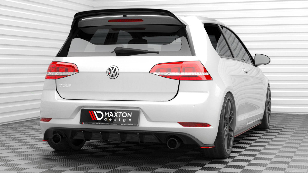 Sideflaps bak V.2 til VW Golf GTI Mk7 Facelift i sort finish sett ovenfra
