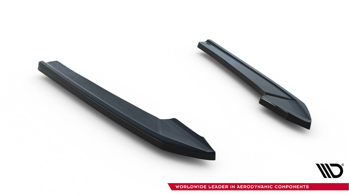 Par med bakre sideflaps V.3 til Audi A4 S-Line B9 lagt ved siden av hverandre
