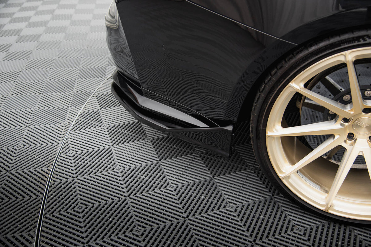 Sideflaps bak V.4 til BMW M4 G82 Facelift – nærbilde av detaljer