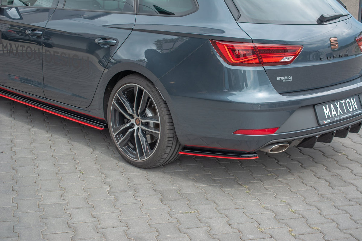 Bakre sideflaps V.4 til Seat Leon Cupra MK3 FL Sportstourer sett ovenfra