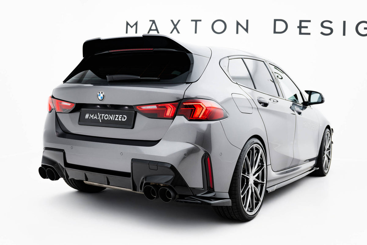 Maxton Design sideflaps bak på BMW F70 M135I som fremhever sportlig design