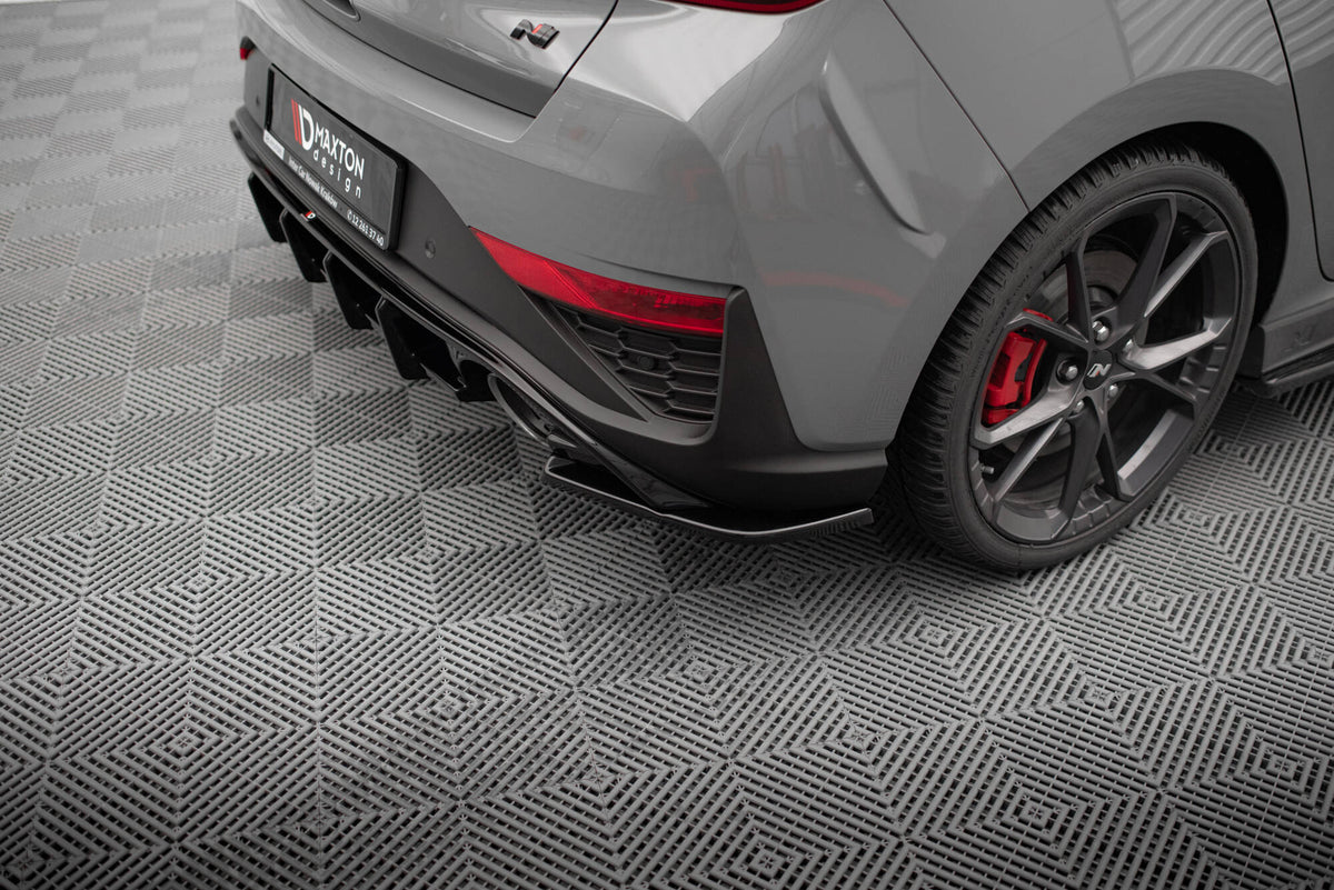 Bakre sideflaps V.5 til Hyundai i30 N Facelift sett ovenfra på hvit bakgrunn