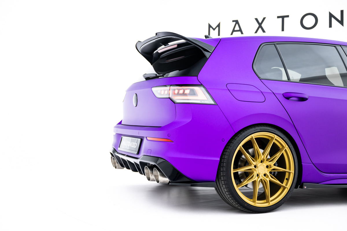 Sideflaps bak V.6 for VW Golf 8 R Facelift sett skrått bakfra