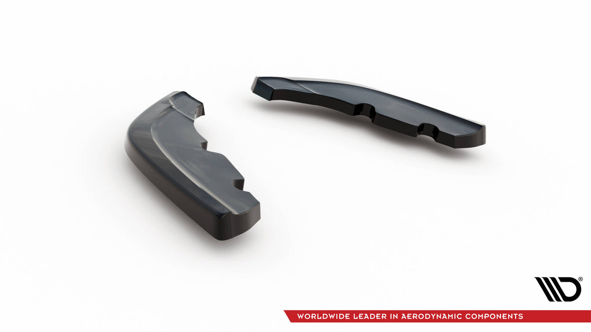 M-Maxton V.7 bakre sideflaps på BMW M135i F40 – rett bakfra