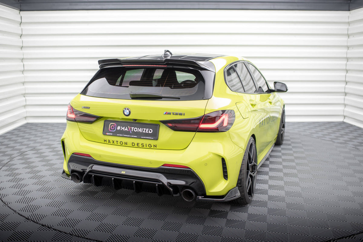 M-Maxton sideflaps bak V.8 BMW F40 M135i 128Ti montert sidevisning