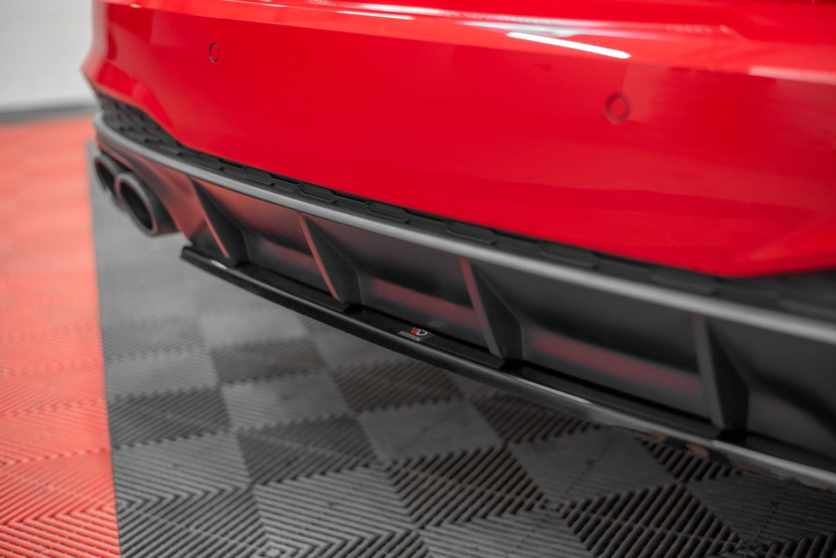 Bakre splitter til Audi S7 C8 vist underfra med monteringsflate