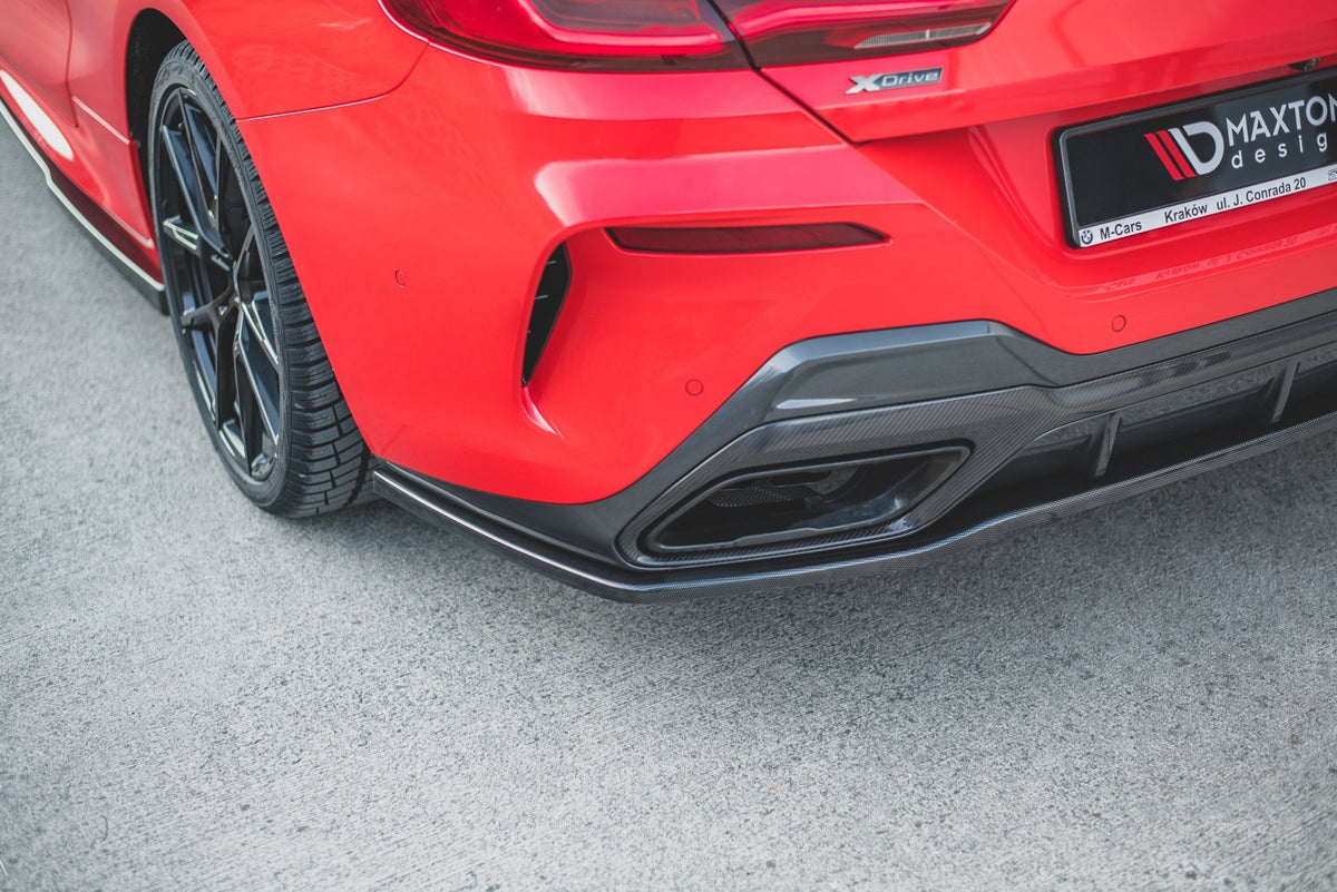 BMW 8-Serie G15 diffuser bakfra med synlige lameller — Maxton Design sort finish