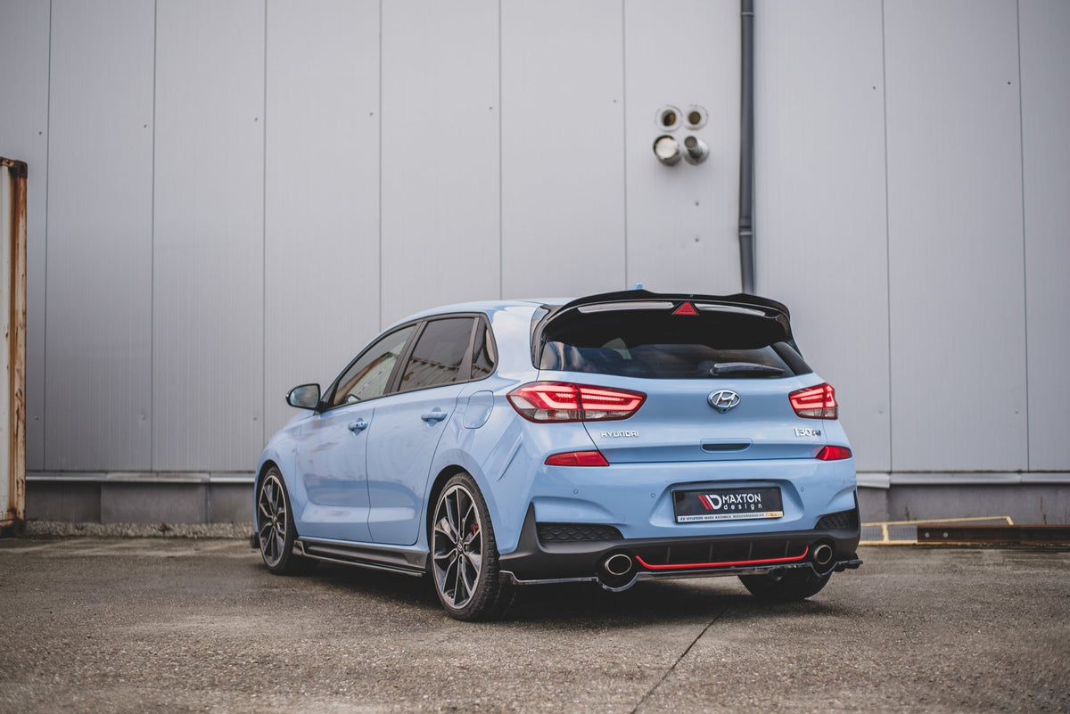 Detaljbilde av diffuser V2 i ABS-plast til Hyundai i30 N MK3