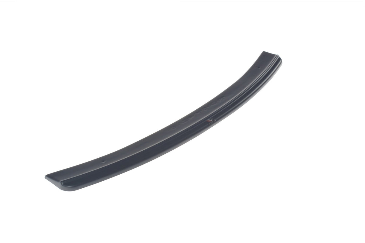 Nærbilde av bakre diffuser i strukturert sort finish for CX-5 Facelift