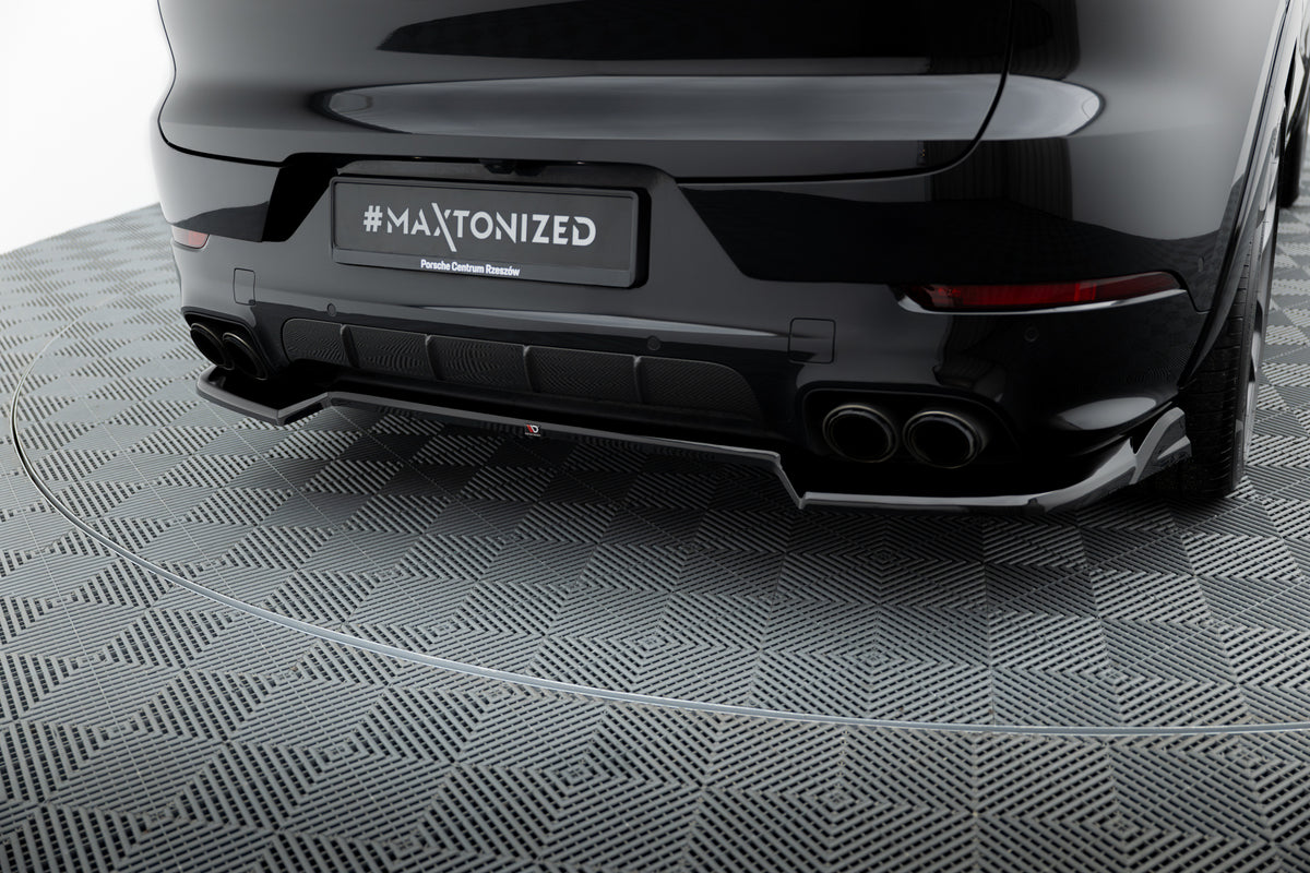 Bakre diffuser til Porsche Cayenne Mk3 Facelift sett rett bakfra