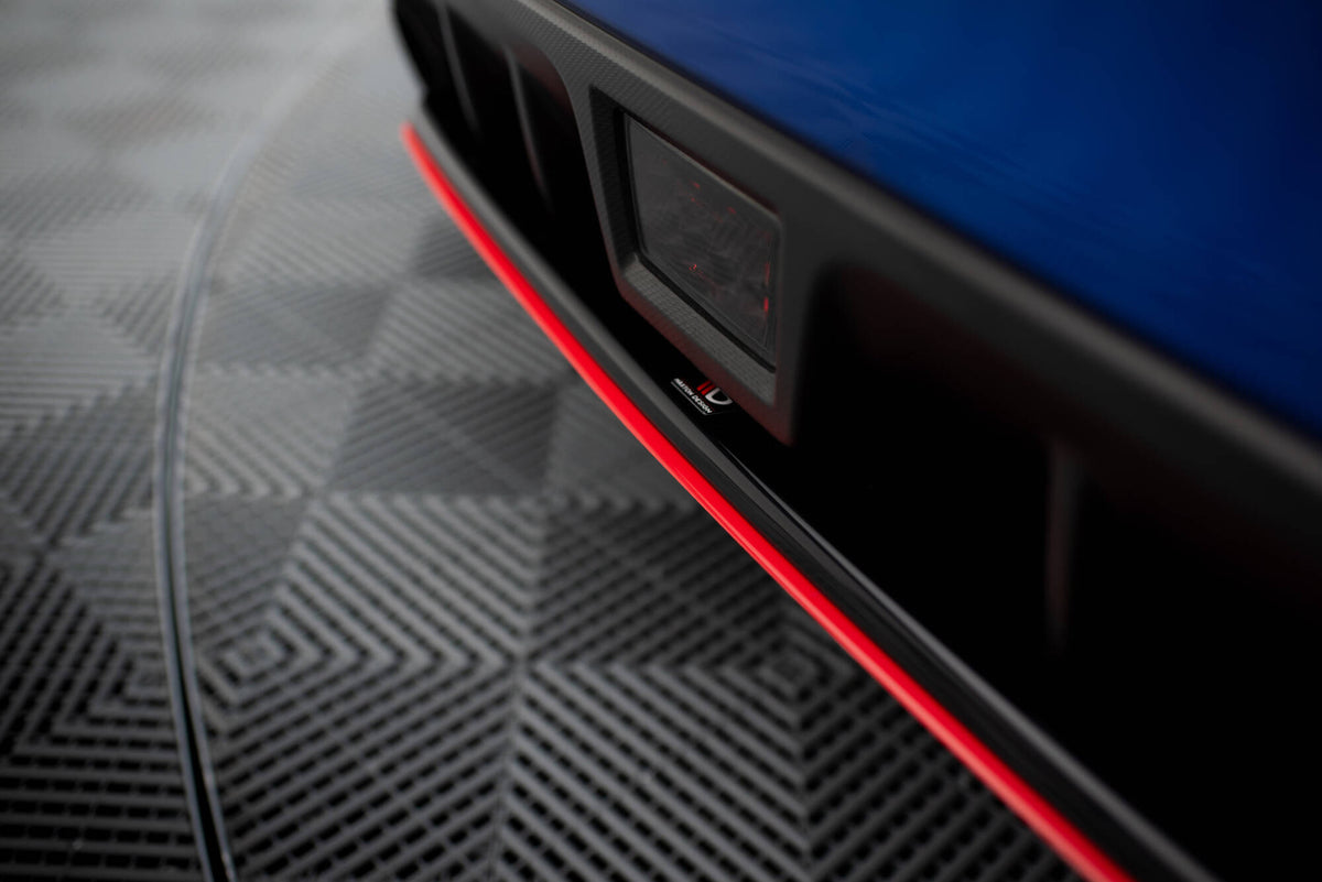 Diffuser Subaru WRX STI V.2 sett nedenfra med synlig splittet design