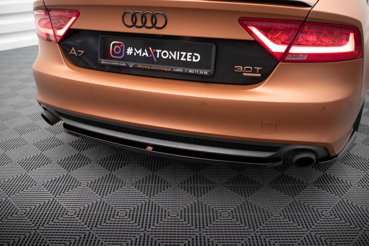 Diffuser V1 til Audi A7 S-Line C7 sett bakfra i strukturert svart finish