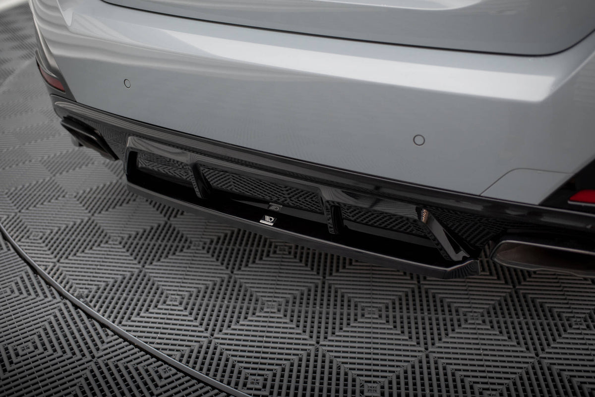 Bakre splitter montert på BMW M440i Gran Coupe G26 – nærbilde