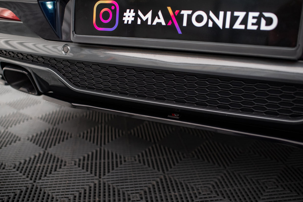 Diffuser BMW X4 M40I G02 vist på hvit bakgrunn med festemateriell