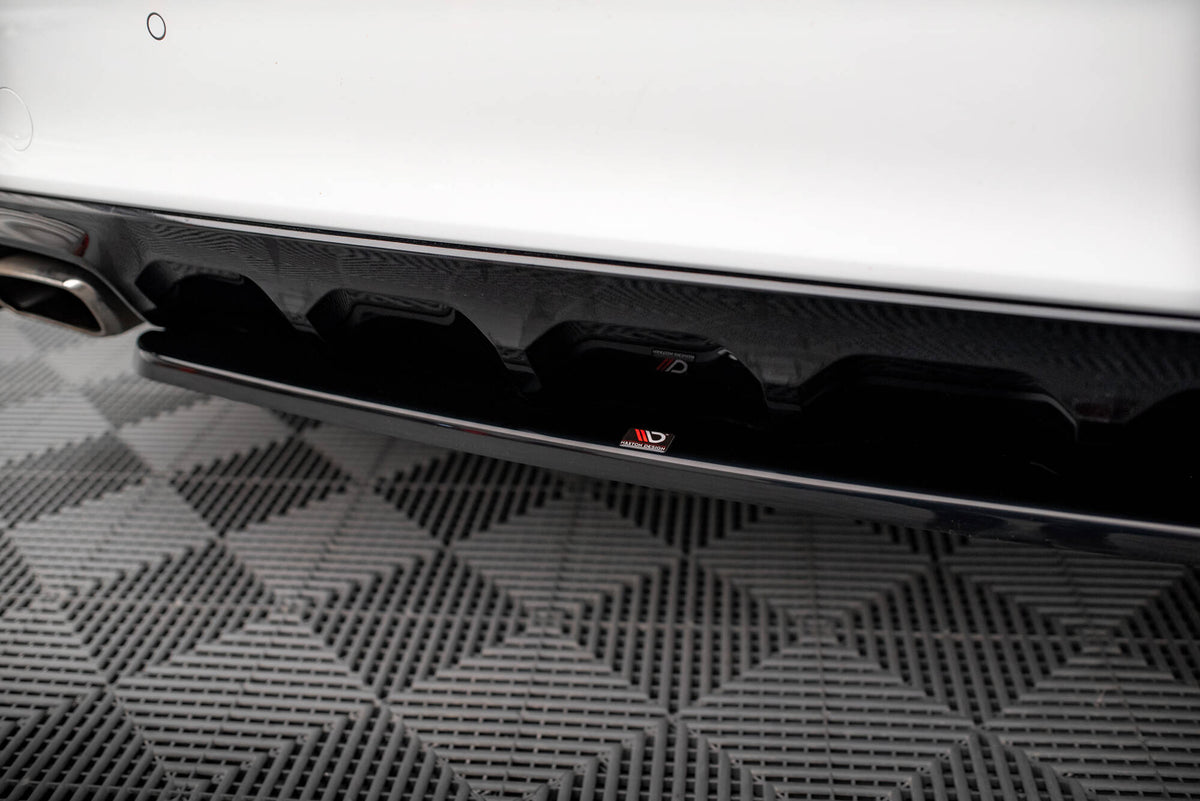 Maxton Design diffuser montert på Kia Ceed GT MK3, skrå vinkel bakfra