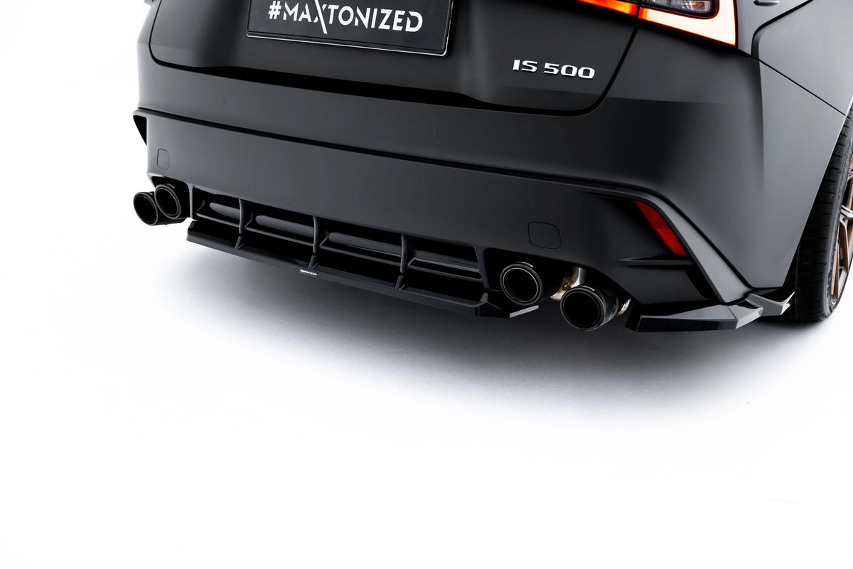 Nærbilde av Gloss Black-overflate på hekksplitter til Lexus IS 500 XE30