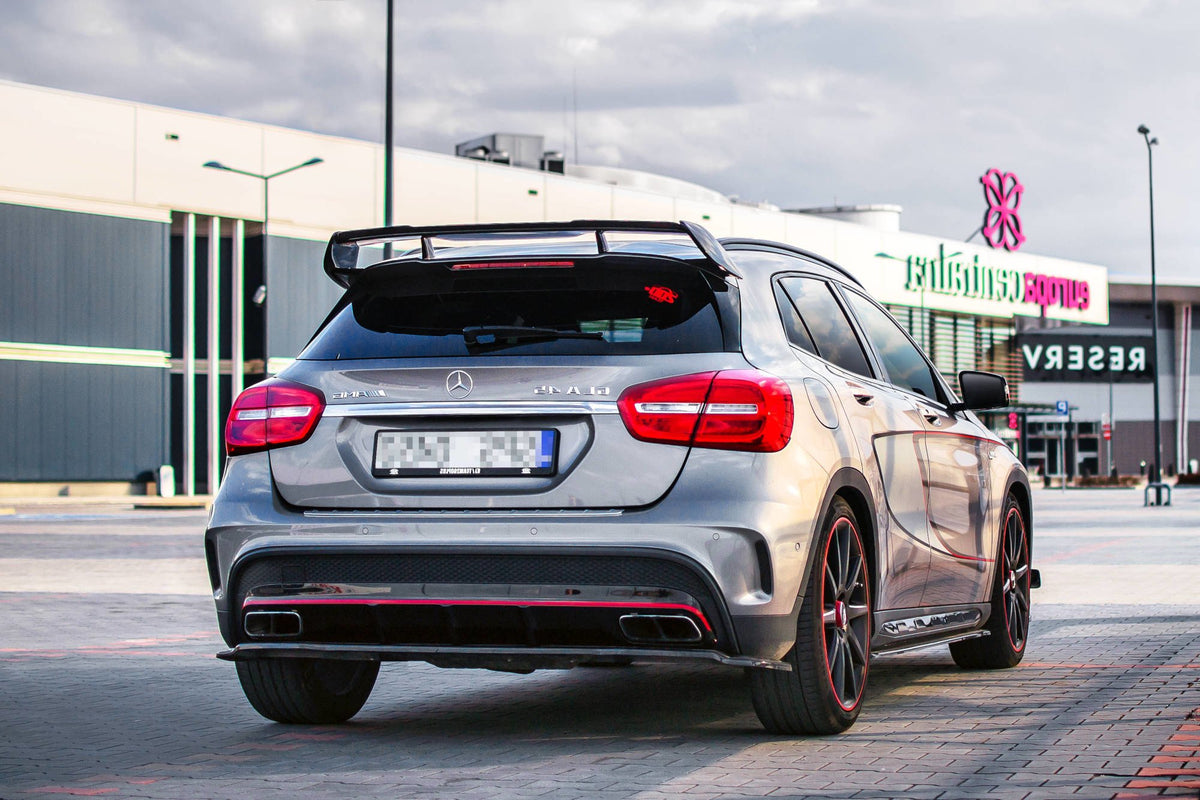 Sentersplitter Bak Mercedes GLA 45 AMG (X156) sett fra siden