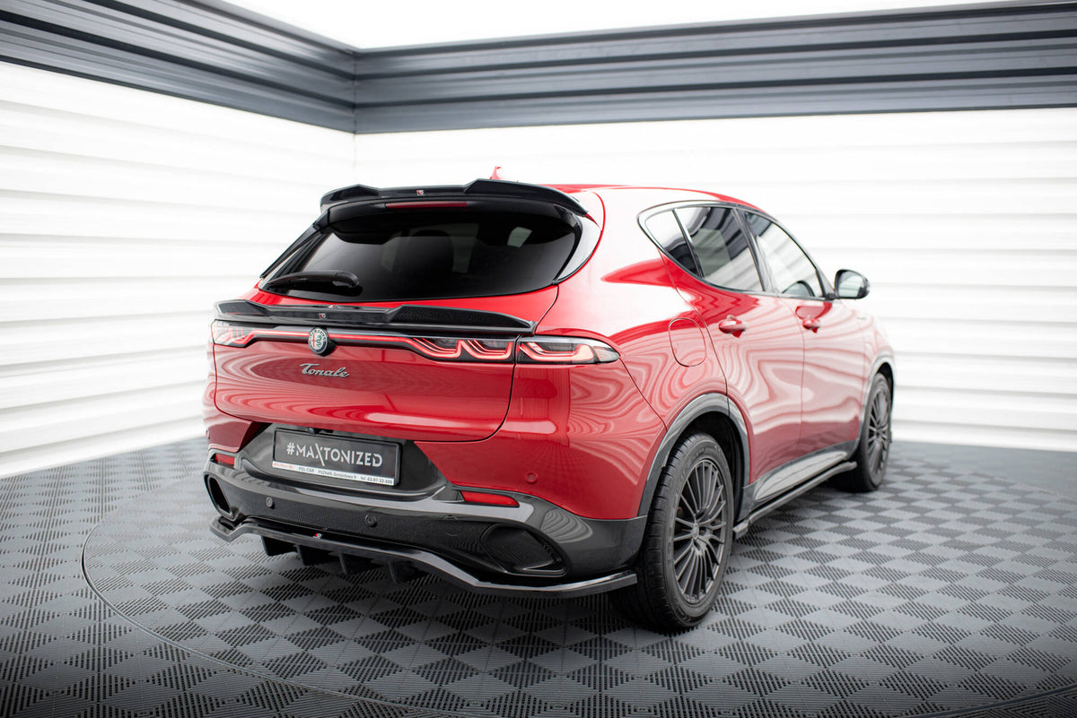 Maxton Design diffuser montert på Alfa Romeo Tonale, skrå vinkel fra siden