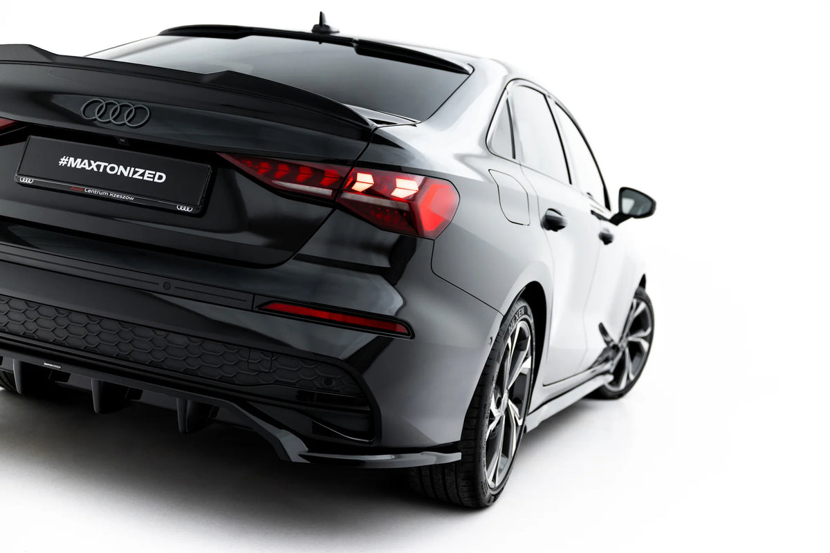 Bakre diffuser montert på Audi A3 Sedan 8Y Facelift sett bakfra
