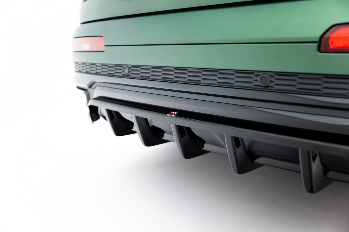 Maxton Design bakre splitter til Q7 S-Line vist ovenfra med strukturert sort overflate