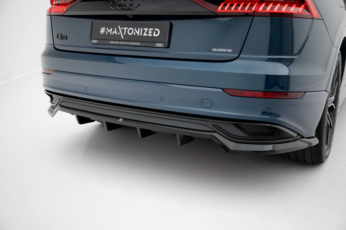 Diffuser med vertikale stenger montert på Audi Q8 MK1 sett bakfra