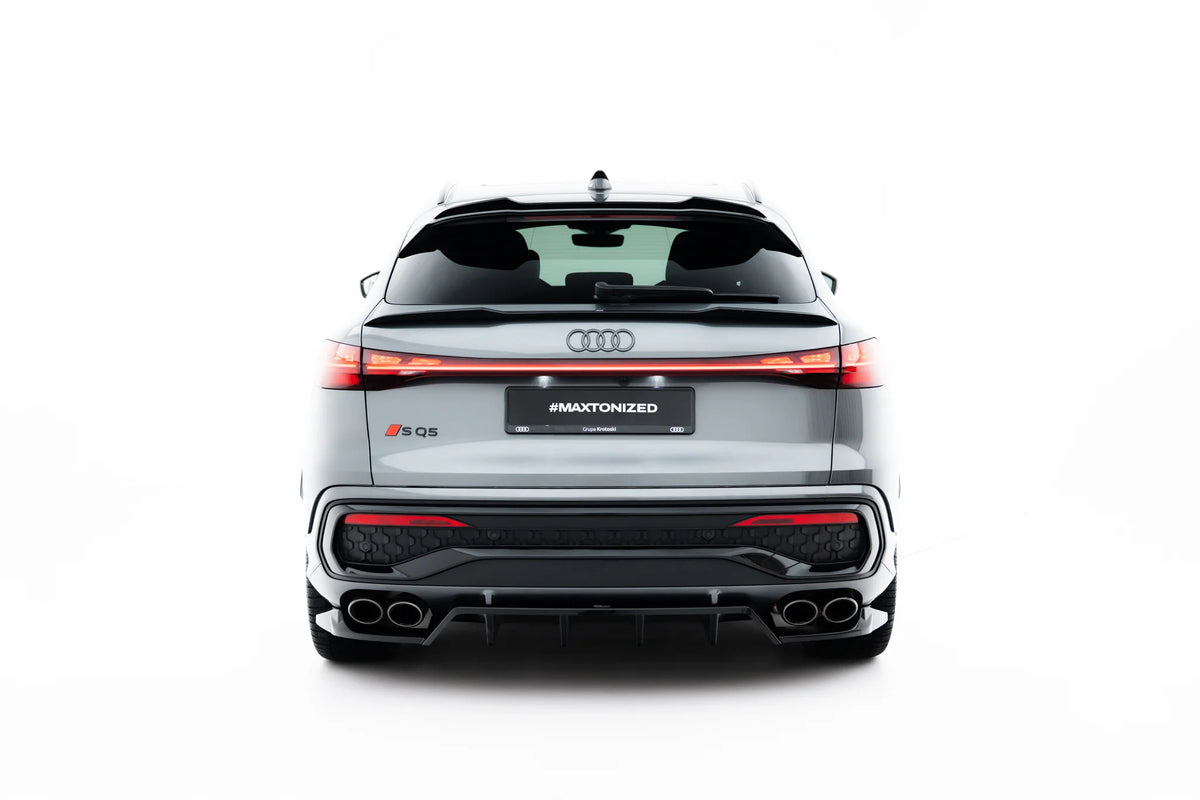 Nærbilde av vertikale ribber på diffuser til Audi SQ5 Mk3