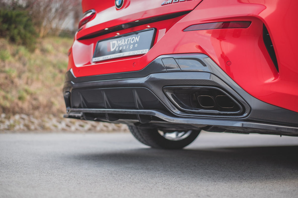 BMW 8-Serie G15 M-Pakke diffuser sett nærbilde av overflatetekstur og finish — Maxton