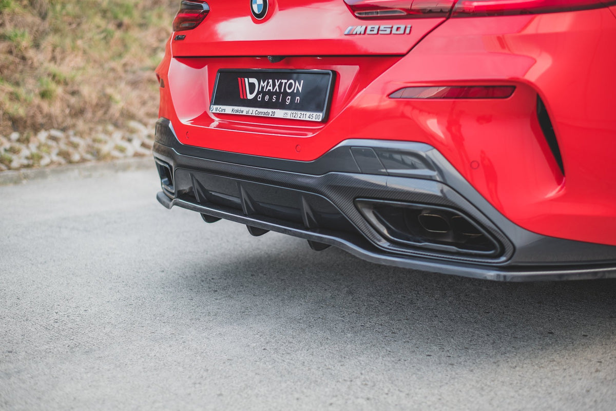 Diffuser sett BMW 8-Serie G15 Coupe sidevinkel montert på bakre støtfanger — Maxton Design