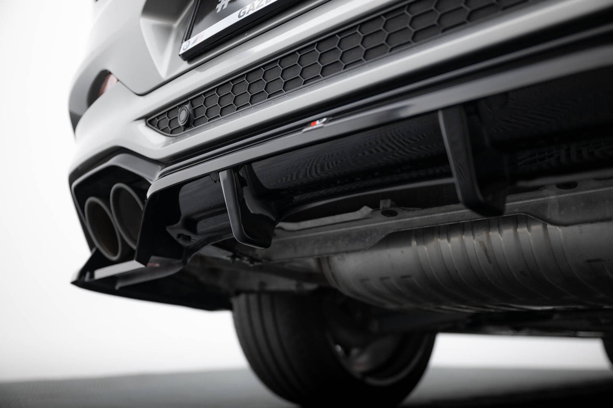 Diffuser BMW X4 M F98 sett fra siden, detaljer synlige
