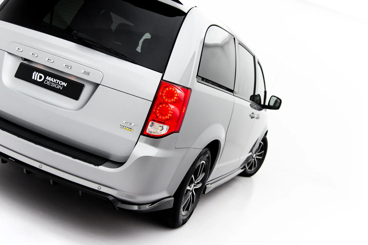 Bakparti på Dodge Grand Caravan med diffuser i ABS-plast fra Maxton Design