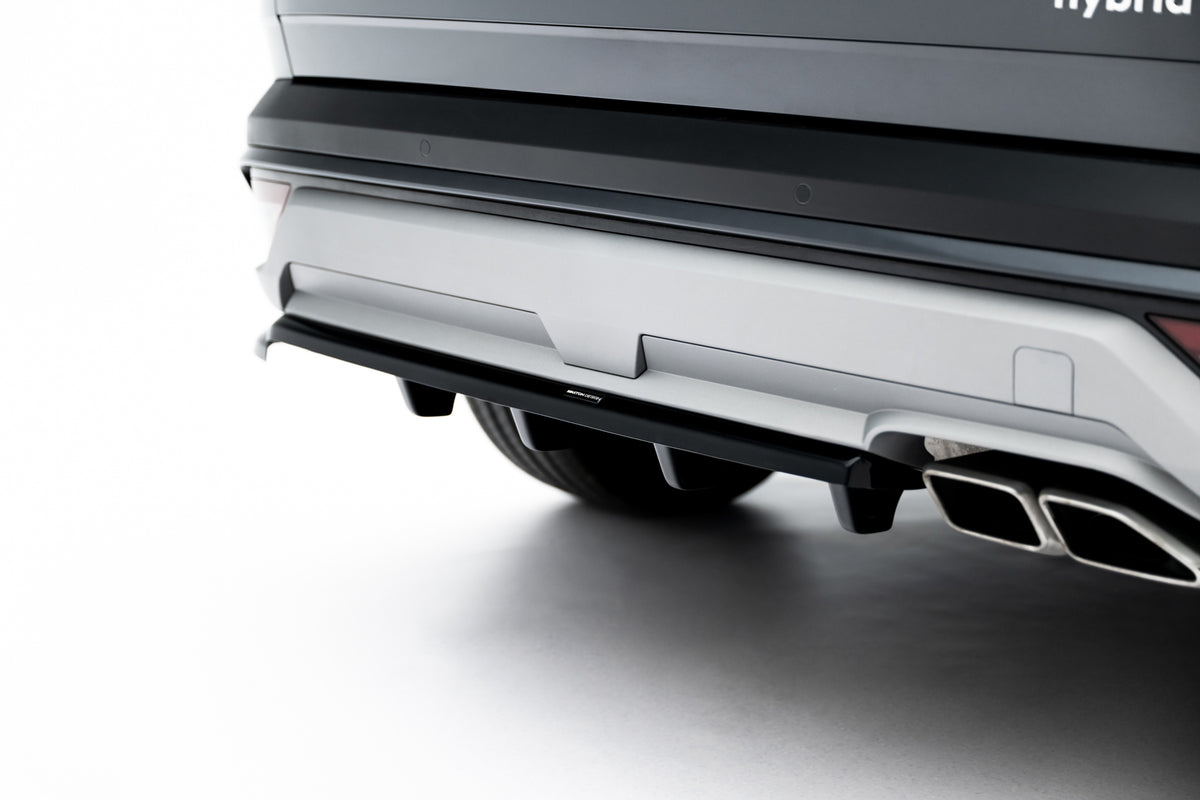Nærbilde av vertikale finner på baksplitter til Hyundai Tucson Mk4