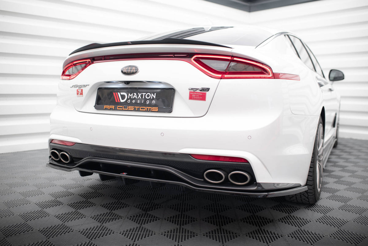 Diffuser med vertikale stenger til Kia Stinger Mk1 sett bakfra